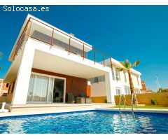Atractivo chalet independiente de 4 dormitorios con piscina privada opcional en Gran Alacant