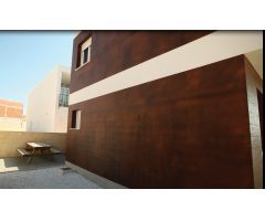 Atractivo chalet independiente de 4 dormitorios con piscina privada opcional en Gran Alacant