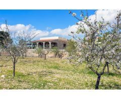 Increíble nueva construcción 2 dormitorios país Finca con piscina privada en Hondon de las Nieves