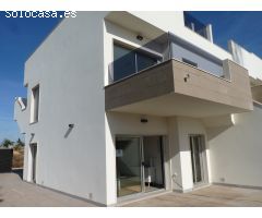 Estupendo bungalow de 2 dormitorios en planta baja de nueva construcción con piscina comunitaria en 