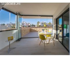 Impresionante apartamento ático moderno de 3 dormitorios de nueva construcción con piscina comunitar