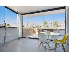 Impresionante apartamento ático moderno de 3 dormitorios de nueva construcción con piscina comunitar