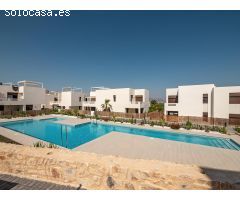 Atractivo bungalow de 3 dormitorios de nueva construcción con piscina comunitaria en La Finca golf, 