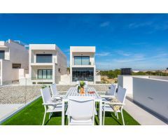 Elegante villa independiente de 3 dormitorios de nueva construcción con piscina privada en Benijofar