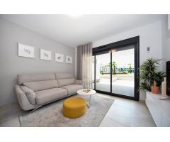 Impresionante ático de 2 dormitorios con piscina comunitaria y jardines en El Raso, Guaradamar del S