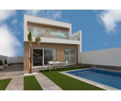 Precioso chalet independiente moderno de 3 dormitorios de nueva construcción con piscina privada en 