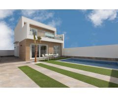 Elegante villa independiente moderna de 3 dormitorios con piscina privada en San Pedro del Pinatar