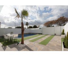 Elegante villa independiente moderna de 3 dormitorios con piscina privada en San Pedro del Pinatar