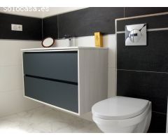 Encantador chalet independiente de 3 dormitorios de nueva construcción con piscina privada en Ciudad