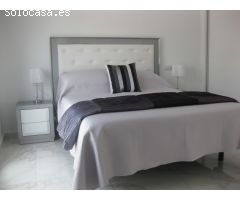Encantador chalet independiente de 3 dormitorios de nueva construcción con piscina privada en Ciudad