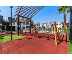 Precioso edificio nuevo bungalows en planta baja de 2 dormitorios con piscina comunitaria en Pilar d