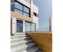 Casa adosada de nueva construcción con piscina comunitaria en Guardamar Hills