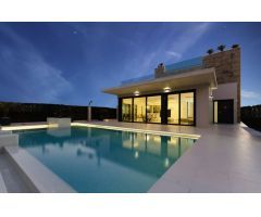 Lujosas villas unifamiliares de 3/4 dormitorios de nueva construcción con piscina privada en San Mig