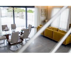 Fantástico chalet independiente de 3 dormitorios de nueva construcción construido en 2 niveles con p