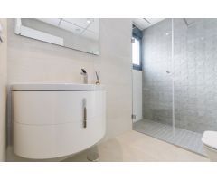 Fantástico chalet independiente de 3 dormitorios de nueva construcción construido en 2 niveles con p