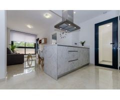 Moderno apartamento de 1 dormitorio de nueva construcción en el corazón de Torrevieja a 500m de la p