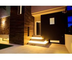 Encantadora villa independiente nueva de 3 dormitorios en Lomas de Cabo Roig con piscina privada