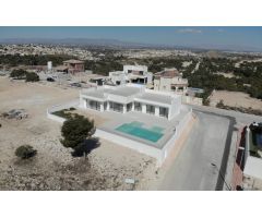 Increíble villa independiente de 5 dormitorios y 5 baños con piscina privada opcional en Ciudad Ques