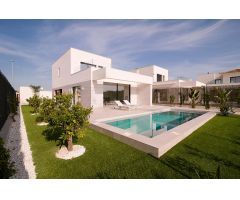 Atractiva villa independiente de 3 dormitorios con piscina privada en Los Montesinos