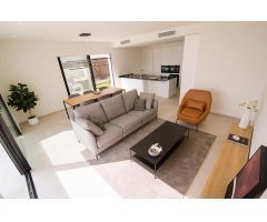 Atractiva villa independiente de 3 dormitorios con piscina privada en Los Montesinos