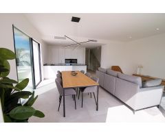 Atractiva villa independiente de 3 dormitorios con piscina privada en Los Montesinos