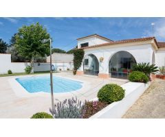 Gran chalet con piscina en casi 4.000 m² de parcela