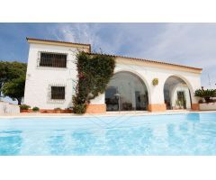 Gran chalet con piscina en casi 4.000 m² de parcela
