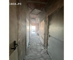 ¡Oportunidad de inversión! Se vende local con 10 trasteros