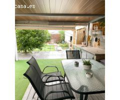 Chalet reformado con piscina y trastero