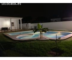 Chalet con división horizontal y gran piscina en Las Veguetas