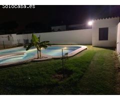 Chalet con división horizontal y gran piscina en Las Veguetas
