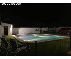 Chalet con división horizontal y gran piscina en Las Veguetas