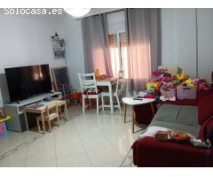 Piso con entrada independiente en planta baja elevada en zona centro de Chiclana