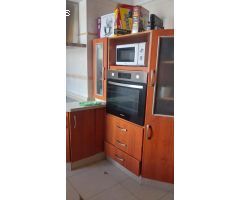 Piso con entrada independiente en planta baja elevada en zona centro de Chiclana