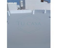 Amplio garaje con posibilidad de construir en la planta superior