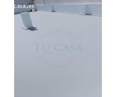 Amplio garaje con posibilidad de construir en la planta superior