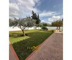 Chalet en Venta en Los Carmonas, Sevilla