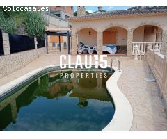 Casa esquinera junto a la playa en venta en Lloret de Mar