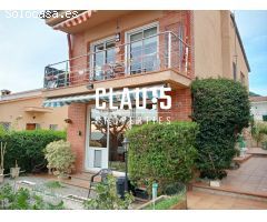 Casa en venta con vistas al mar y a la montaña en Pinemar, Pineda de Mar