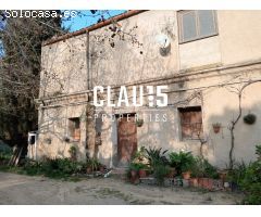 Conjunto de Masías en Venta en Sant Pol de Mar: Naturaleza, Historia y Exclusividad