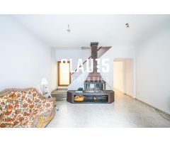 Casa en venta con patio en pleno centro de Palafolls