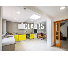 Casa en venta con patio en pleno centro de Palafolls