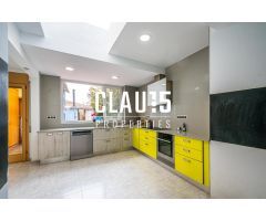 Casa en venta con patio en pleno centro de Palafolls