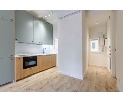 PRECIOSO PISO CON ENCANTO REFORMADO POR COMPLETO EN 2022, BALCÓN A CALLE PEATONAL A DOS PASOS DE LA
