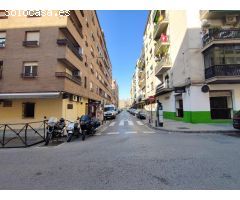 PARKING PARA MOTO JUNTO A PLAZA EINSTEINS