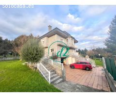 SE VENDE AMPLIO CHALET CON PISCINA Y 1500m PARCELA CERRADA A ESCASOS 10 MINUTOS DEL CENTRO DE LA CIU