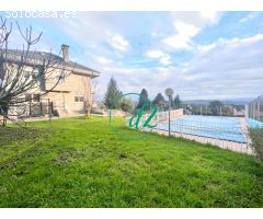 SE VENDE AMPLIO CHALET CON PISCINA Y 1500m PARCELA CERRADA A ESCASOS 10 MINUTOS DEL CENTRO DE LA CIU