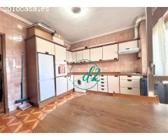 SINTECD2 VENDE: AMPLIO Y LUMINOSO PISO PARA ACTUALIZAR EN CELANOVA. REF 1343