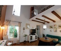 Vivienda de dos plantas en zona Puerta del Sol - Montijo