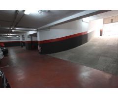 Amplia Plaza de Garaje Y Espacioso Trastero .Zona Mª Auxiliadora